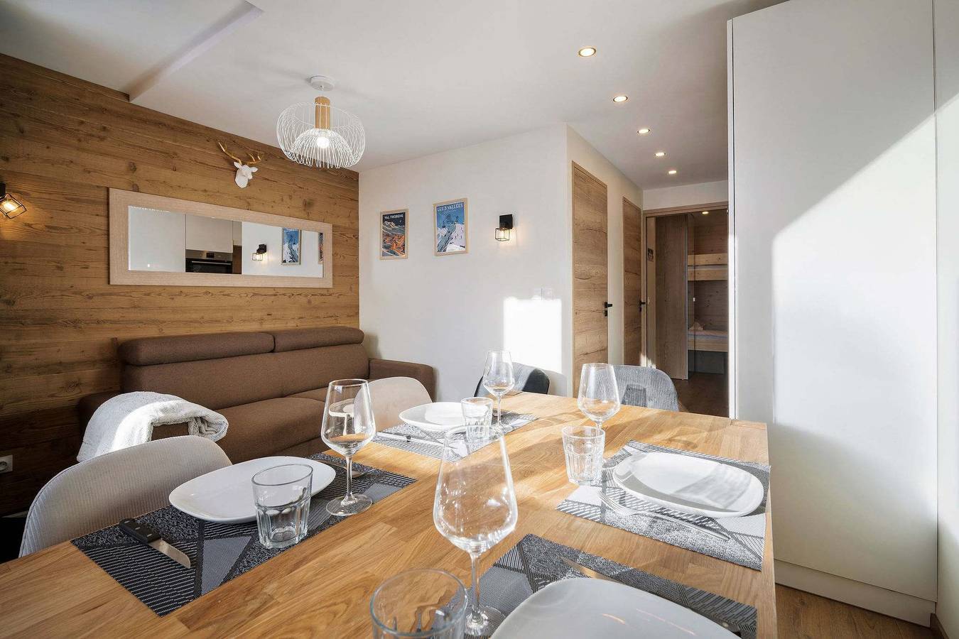 Entire apartment, Ski-In/Ski-Out with Mountain Views in Val Thorens, Les Trois Vallées