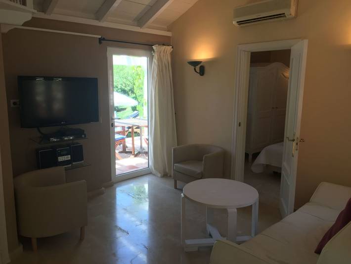 Gîte pour 2 personnes, avec piscine ainsi que jardin et terrasse à Mijas - 4