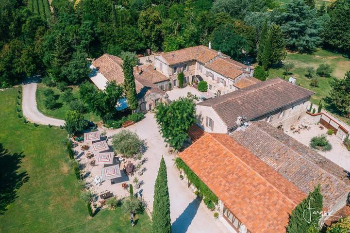 Hôtel pour 3 personnes, avec jardin ainsi que piscine et vue