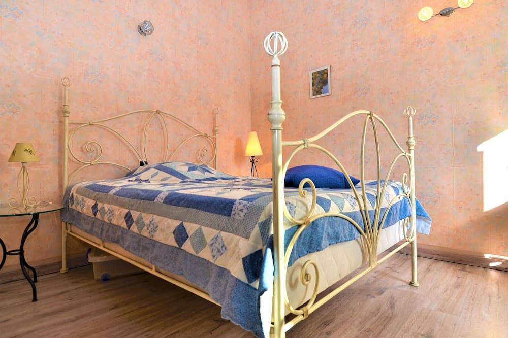 Cozy home in Saint Quentin la poter with Wifi in Saint-Quentin-la-Poterie, Region de Nimes