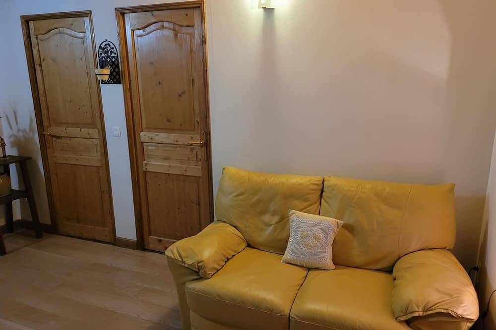 Location maison \"Creusoise\" idéale pour vous détendre et se retrouver en famille in Saint-Merd-la-Breuille, Parc Naturel Régional de Millevaches en Limousin