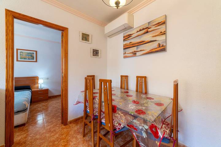 Apartamento entero, Apartamento 'Edificio Merlin' con A/C y Wi-Fi in Las Marinas Roquetas, Roquetas de Mar