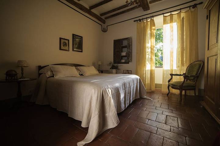 Ancient luxury oil mill in Casano-Dogana-Isola, Luni