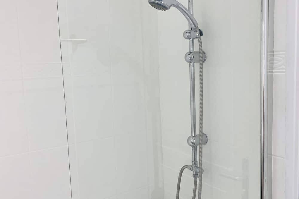Appartement entier, La Perle° Jacuzzi Wifi Parking Pv in Lunel, Côte méditerranéenne (France)
