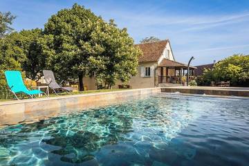 Gîte pour 8 personnes, avec terrasse et jardin, animaux acceptés à La Bachellerie