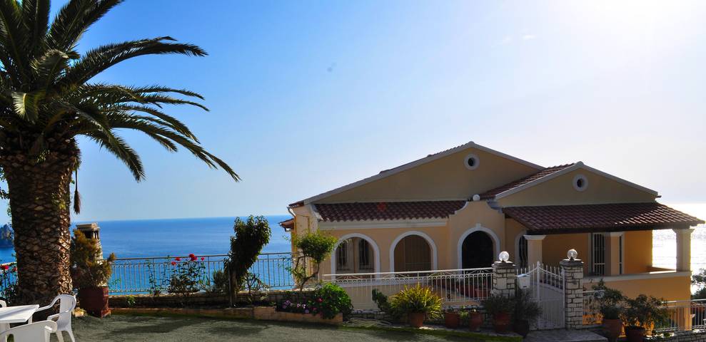 Gîte pour 3 personnes, avec vue sur l’océan ainsi que jardin et vue, animaux acceptés à Agios Gordios - 4