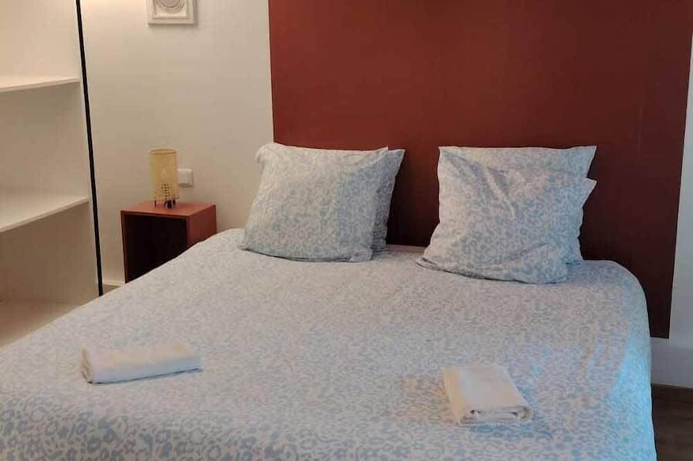 House in Rochefort with Private Pool & Ac in Rochefort-du-Gard, Nimes und Umgebung