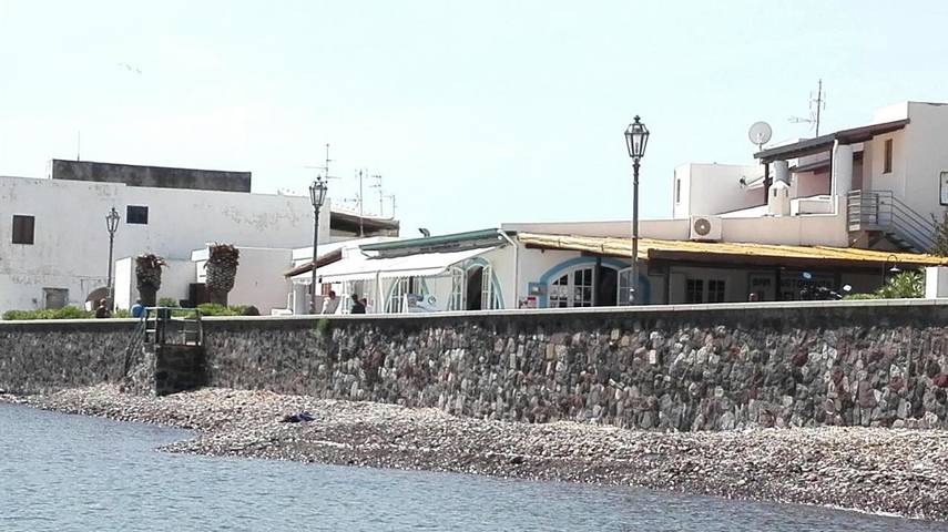 Hôtel pour 2 personnes, avec vue ainsi que jardin et terrasse à Santa Marina Salina - 2