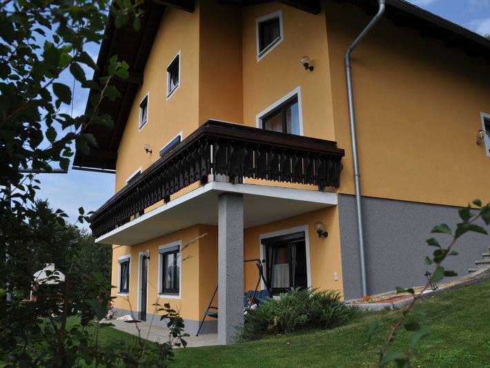 Ferienwohnung für 6 Personen, mit Terrasse und Garten