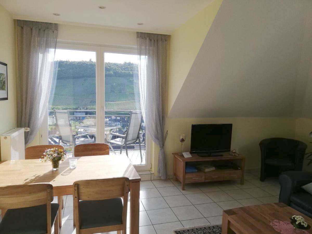 Ganze Wohnung, Ferienwohnung Panoramablick - Waldrandnähe - Weitblick - Ostbalkon und Südloggia in Lieser, Bernkastel-Kues & Umgebung