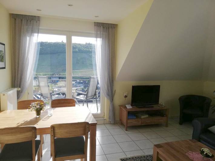 Ferienwohnung für 2 Personen, mit Balkon und Terrasse sowie Ausblick in Lieser - 2
