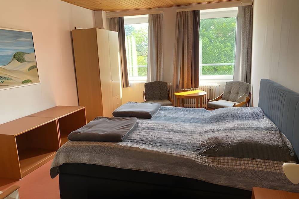 Ganze Wohnung, Apartment „Landhaus Wagner“ mit privater Terrasse und Wlan in Malente, Südliche Ostseeküste