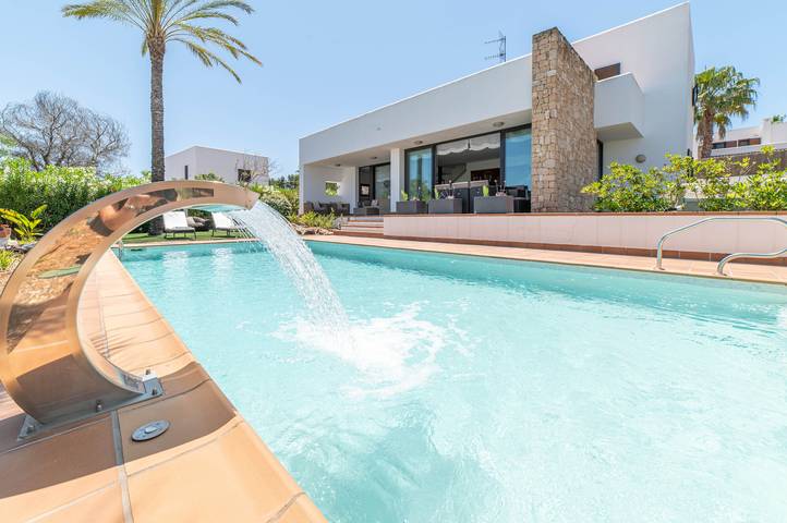Casa de vacaciones para 8 personas, con jardín en Ibiza