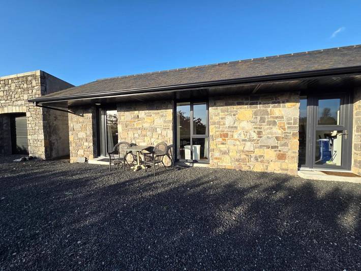 Gîte pour 3 personnes, avec jardin à Trim - 4