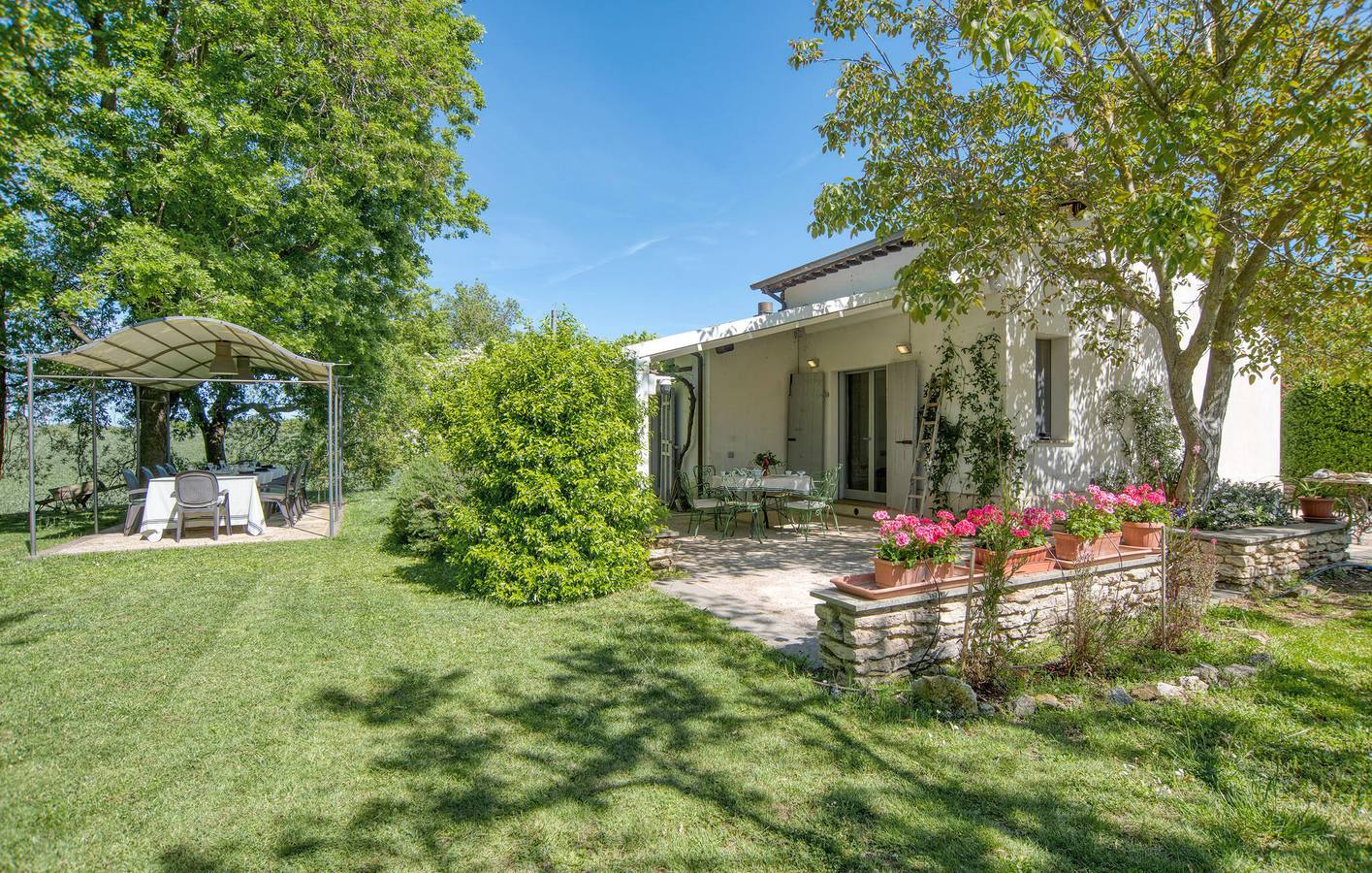 Fiume Fiora Appartement met zwembad en terras in Ischia di Castro, Provincie Viterbo