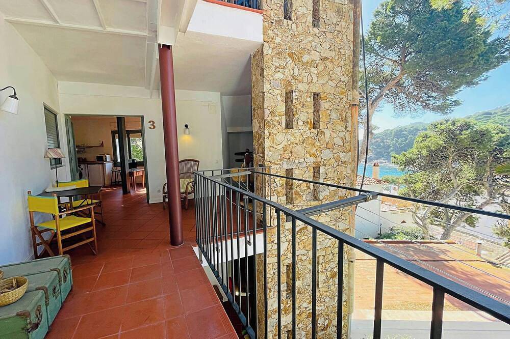 Entire apartment, T3 · Charming seaside escape with stunning views in Aigua Xelida, Tamariu