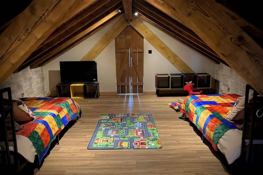 Self-catering cottage near Gérardmer, close to the lake and skiing in Anould, Saint-Dié-des-Vosges