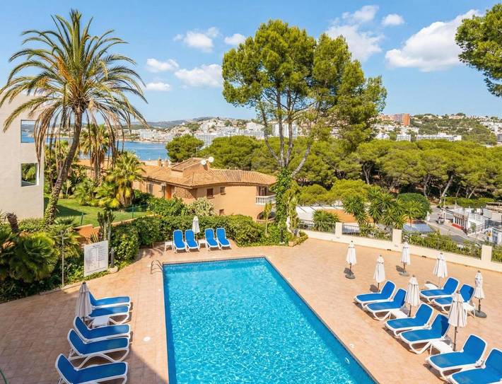 Appartement de vacances pour 6 personnes, avec piscine ainsi que jardin et bassin pour enfant