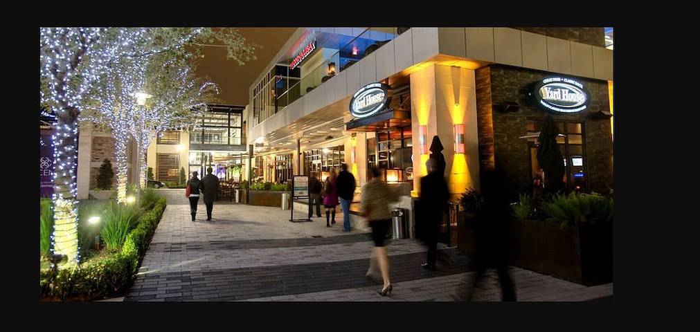 Vacation rental for 10 people, with terrace and pool as well as yard in Fort Bend County