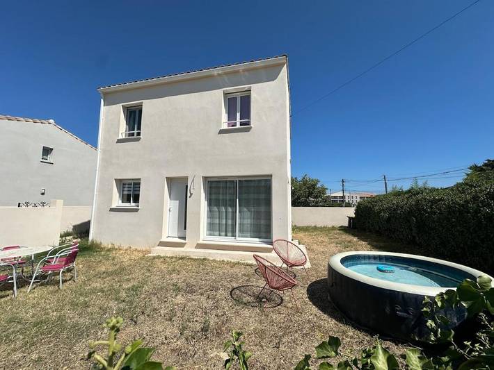 Chalet para 6 personas, con jardín además de jacuzzi y sauna - 1