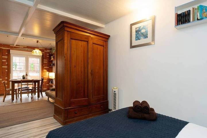 Entire apartment, Penthouse with terrace 20' Barcelona center / 10' walk to the beach / 15' Fórum Bcn in Sant Adrià de Besòs, Barcelonès