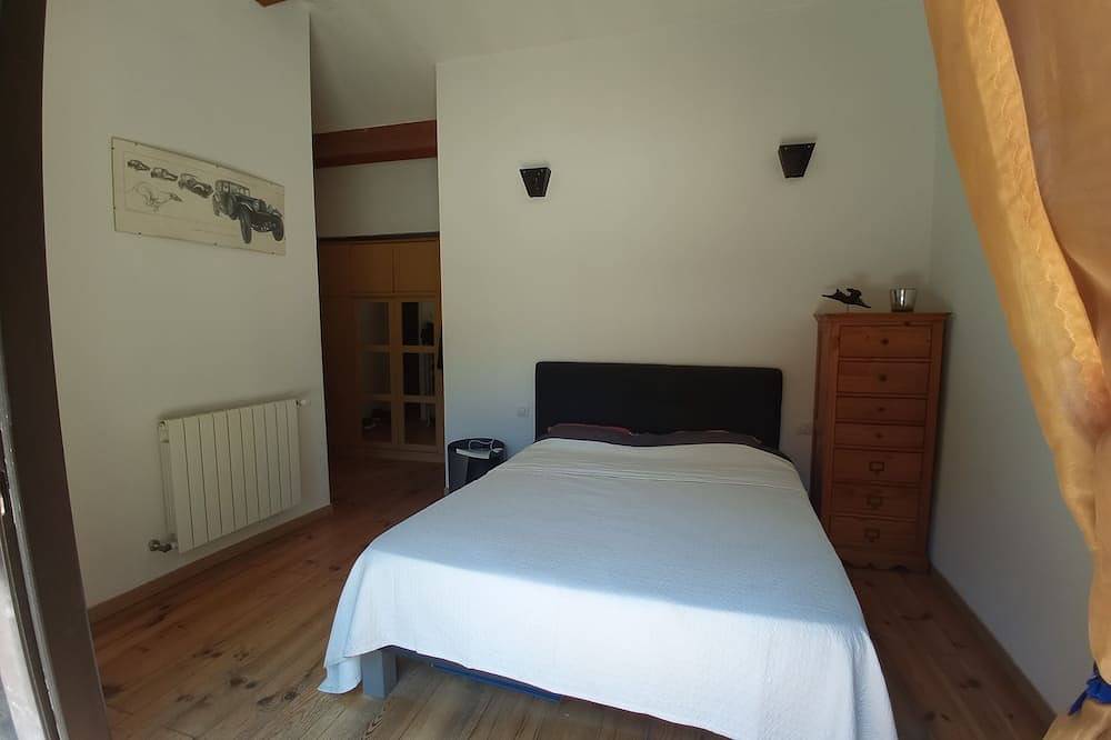 Villa with swimming pool, town center at 5', beaches at 10' in Toulon, Région de Toulon