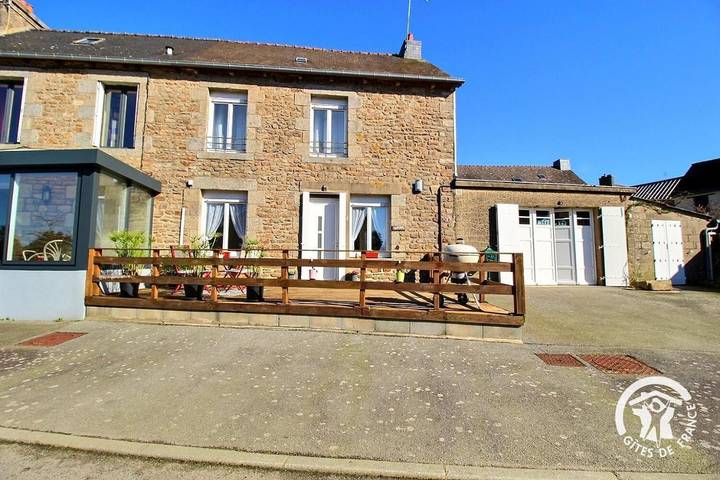 Location de vacances pour 4 personnes, avec vue et terrasse, adapté aux familles à Laurenan - 2