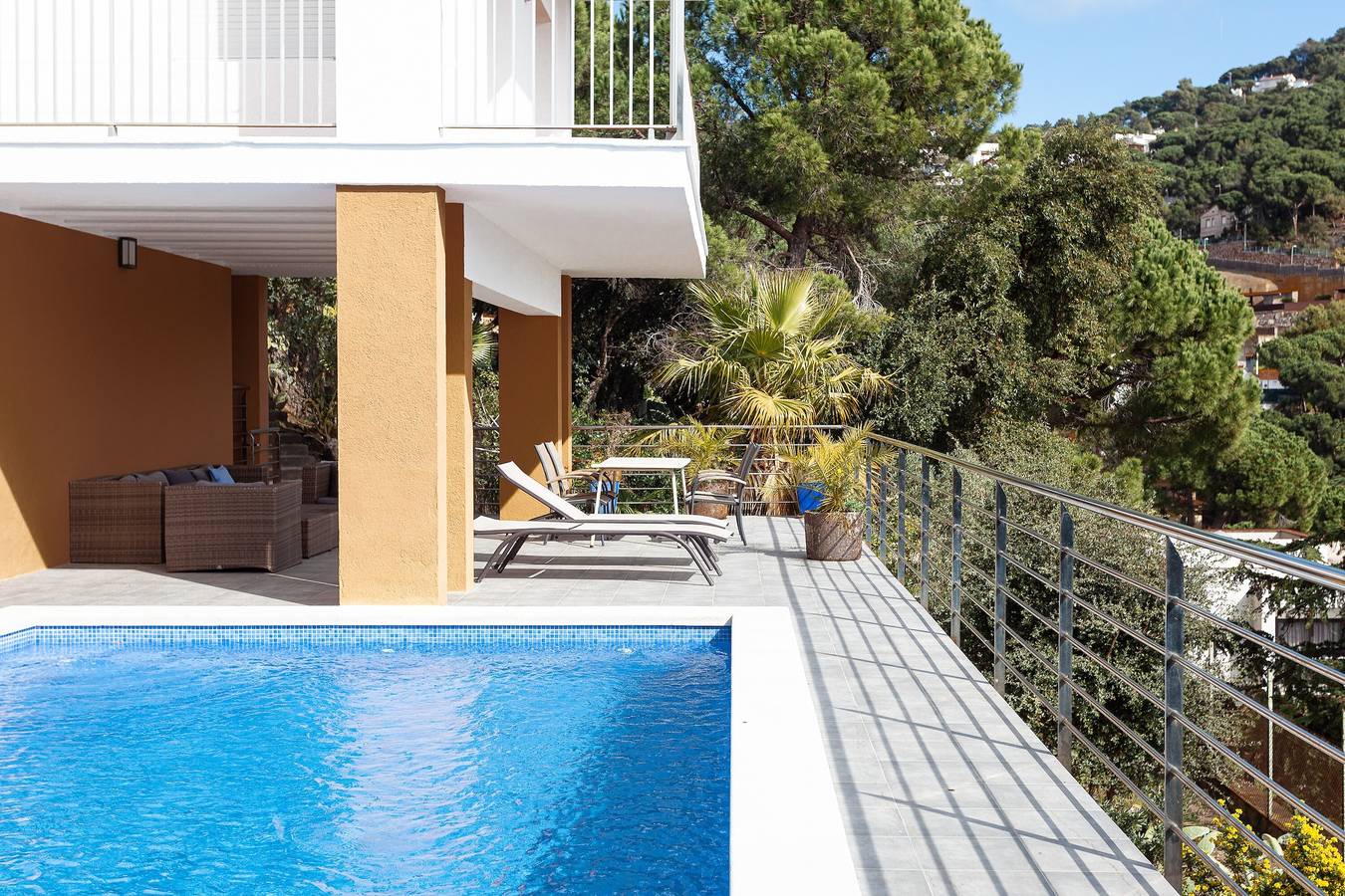 Villa 'Maison de vacances dans un jardin avec vue' avec piscine, Wi-Fi, terrasse et jardin in Roca Grossa, Lloret de Mar