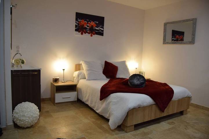 Location de vacances pour 4 personnes, avec jardin ainsi que terrasse et piscine à Saint-Vincent-de-Cosse - 2