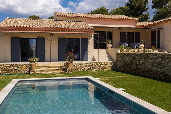 Villa für 9 Personen, mit Terrasse und Garten - 1