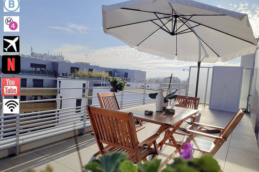 Entire apartment, Parc Expo prte d'orléans Orly Cdg Terrace parking lot in Bagneux, Hauts-de-Seine
