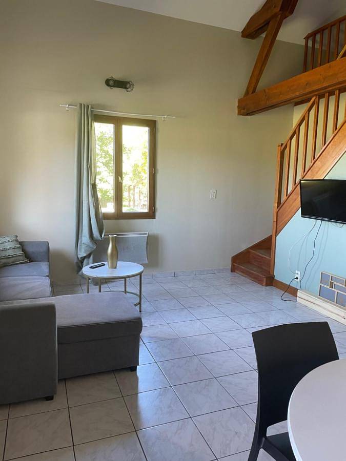 Location de vacances pour 14 personnes, avec jardin ainsi que vue et piscine, animaux acceptés à Atur - 2