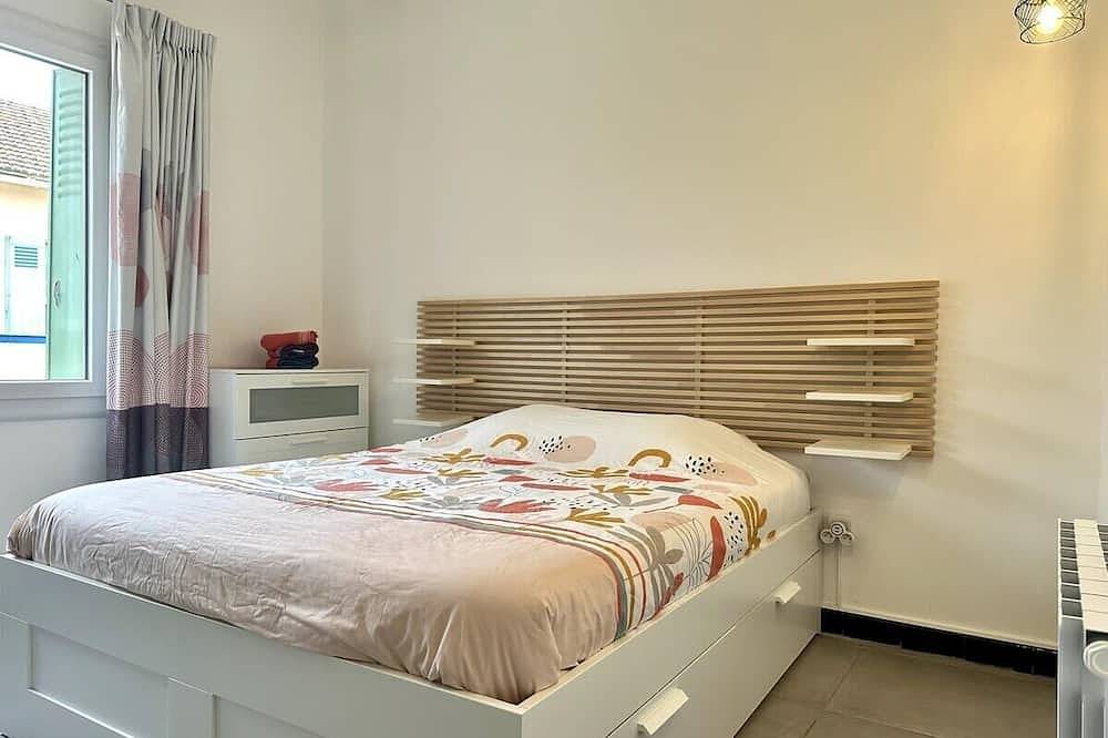 Villa Keromate, air-conditioned villa with natural pool. in Entraigues-sur-la-Sorgue, Vaucluse