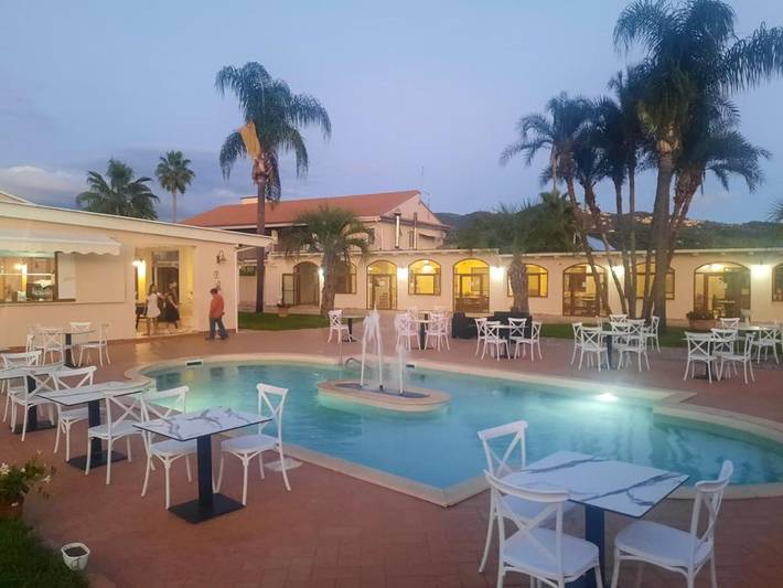 Resort per 2 persone, con piscina per bambini e piscina nonché giardino in Cilento