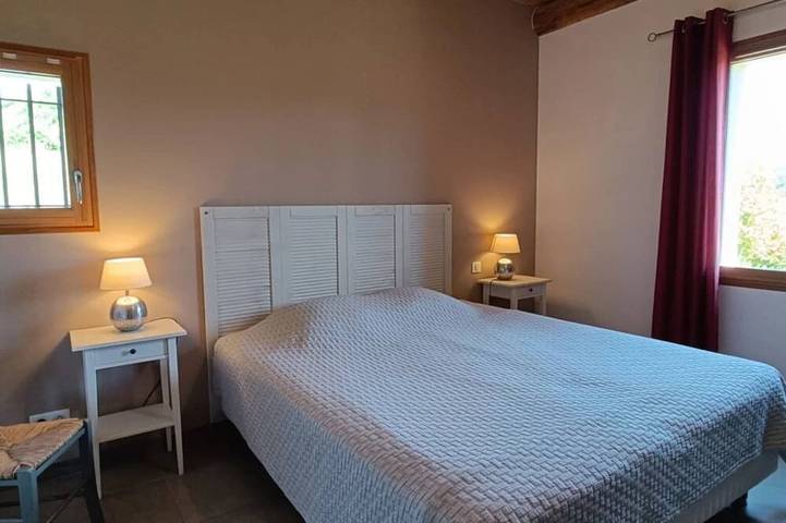 Villa Figuière climatisée (2 chambres et séjour cuisine) in Le Barroux, Parc naturel régional du Mont-Ventoux