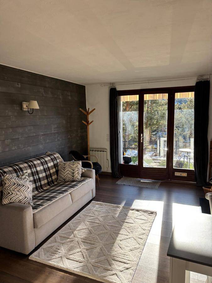 Gîte pour 2 personnes, avec vue ainsi que terrasse et jardin, animaux acceptés dans Gréolières les Neiges - 3