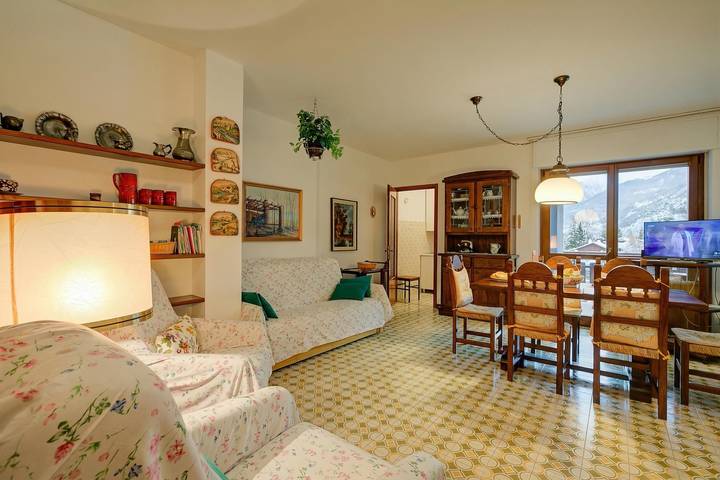 Appartamento intero, Appartamento Vista Alta with Balcony for 5 in Oulx, Via Lattea