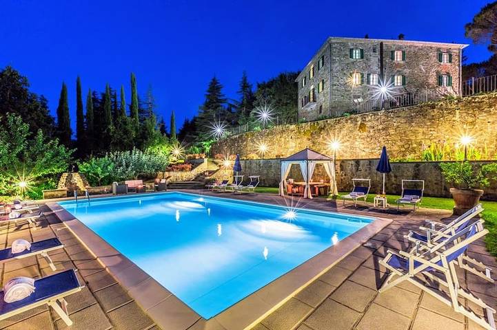 Villa für 12 Personen, mit Balkon und Garten sowie Whirlpool - 1