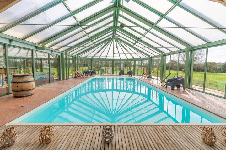 Gîte pour 17 personnes, avec piscine ainsi que jardin et terrasse - 1