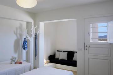 Villa for 32 People in Elounda, Lasithi, Photo 2