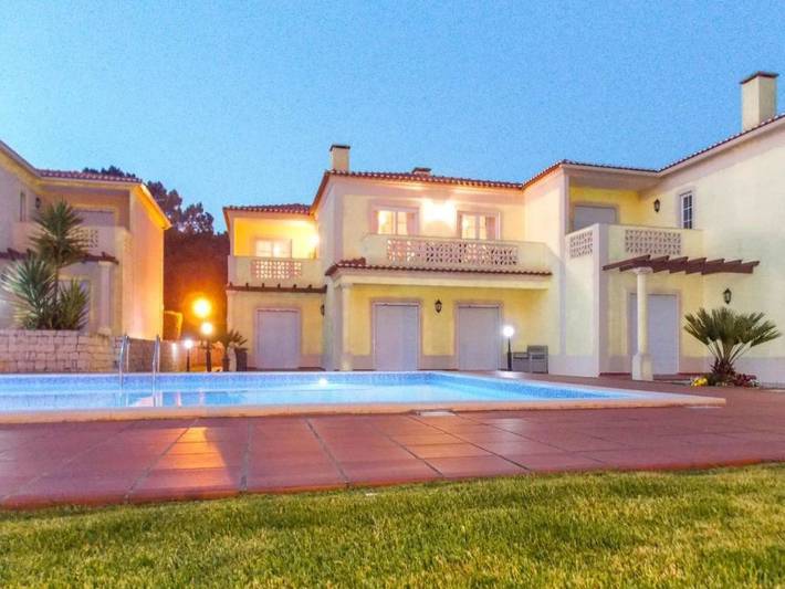 Casa de férias para 4 pessoas, com jardim e piscina em Amoreira