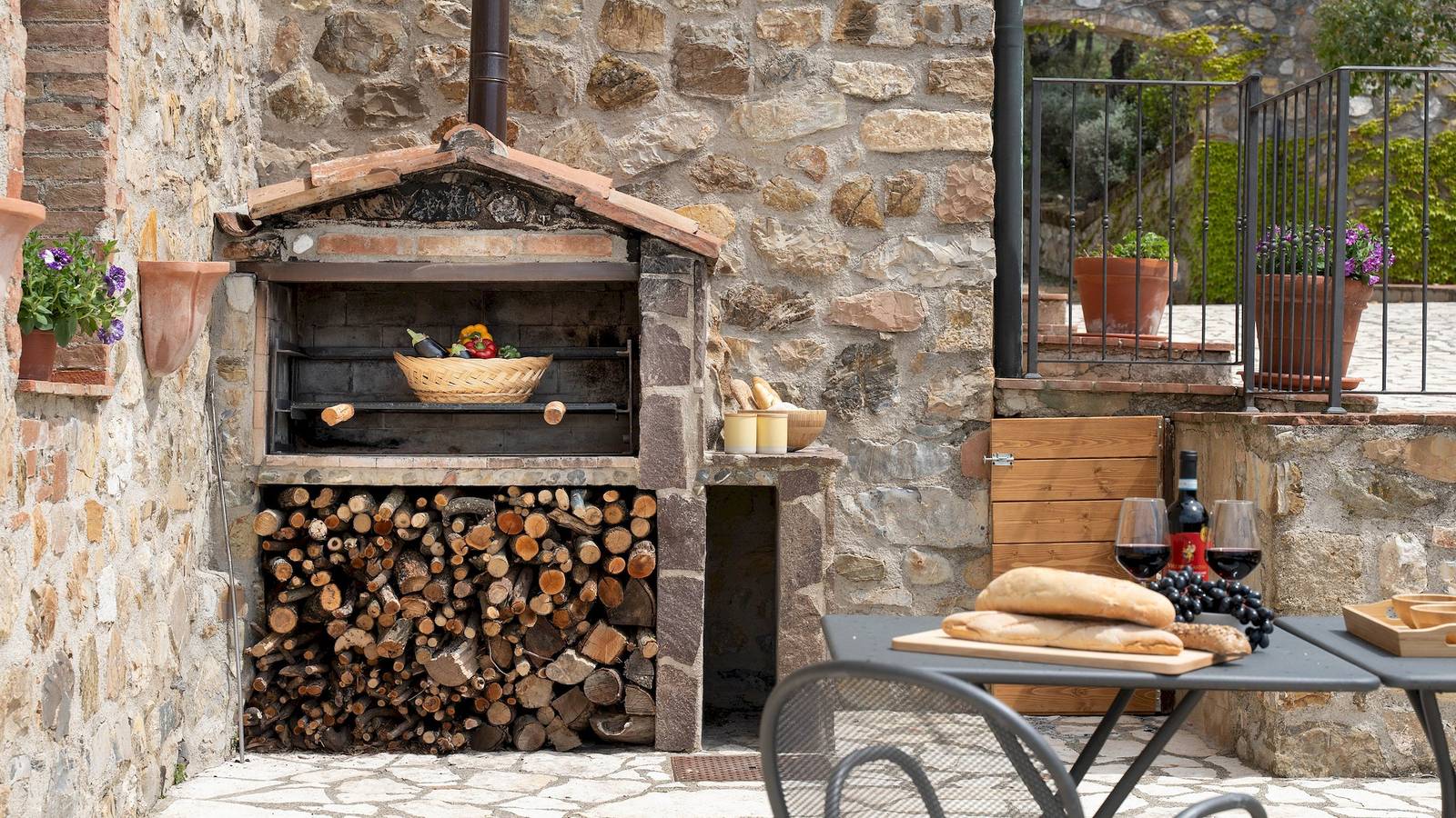 Villa pour 30 personnes avec terrasse in Pomarance, Riserva Naturale di Monterufoli