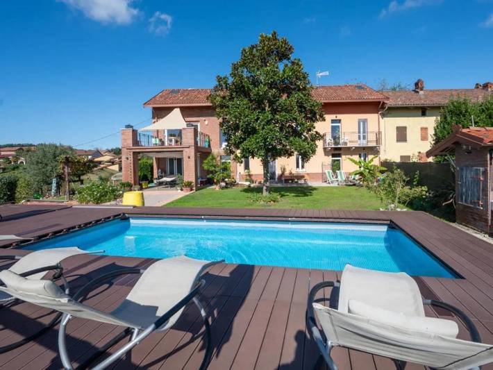 Casa vacanza per 2 persone, con giardino e panorama nonché piscina, con animali domestici in San Damiano d'Asti