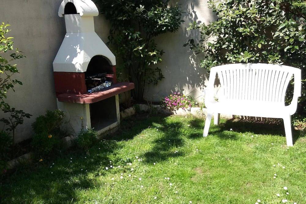 Entire apartment, Ouistreham Large 35m2 studio at 150m from the sea in Ouistreham, Caen region