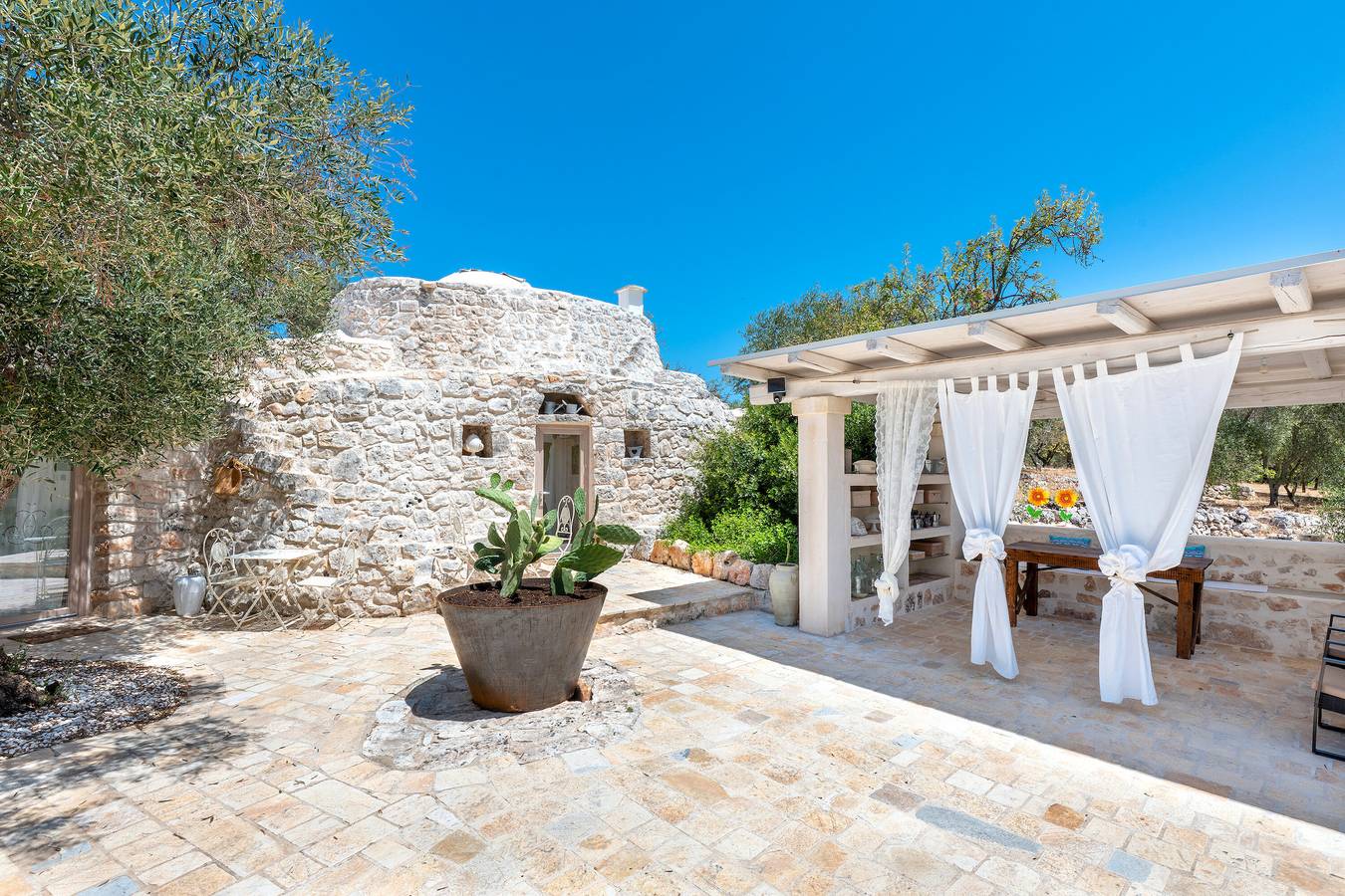 Trullo 'Alma' avec Terrasse Privée, Wi-Fi et Climatisation in Salento
