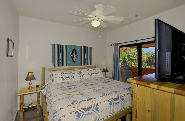 Vacation rental for 6 people, with balcony and hot tub in Oak Creek