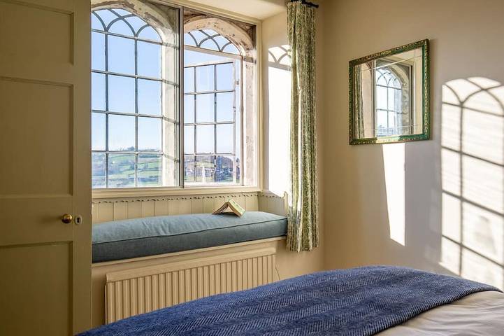 Rose Cottage, Rodborough - sleeps 6 guests  in 3 bedrooms in Stroud, Gloucestershire