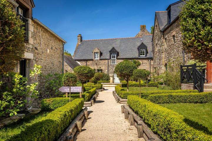 Hôtel pour 2 personnes, avec Terrasse et Jacuzzi ainsi que Jardin et Piscine