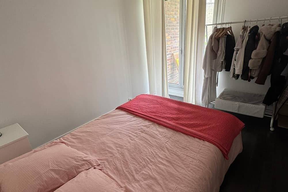 Entire apartment, Spacious77 M² 3-room apartment with balcony overlooking inner garden in Issy-les-Moulineaux, Hauts-de-Seine