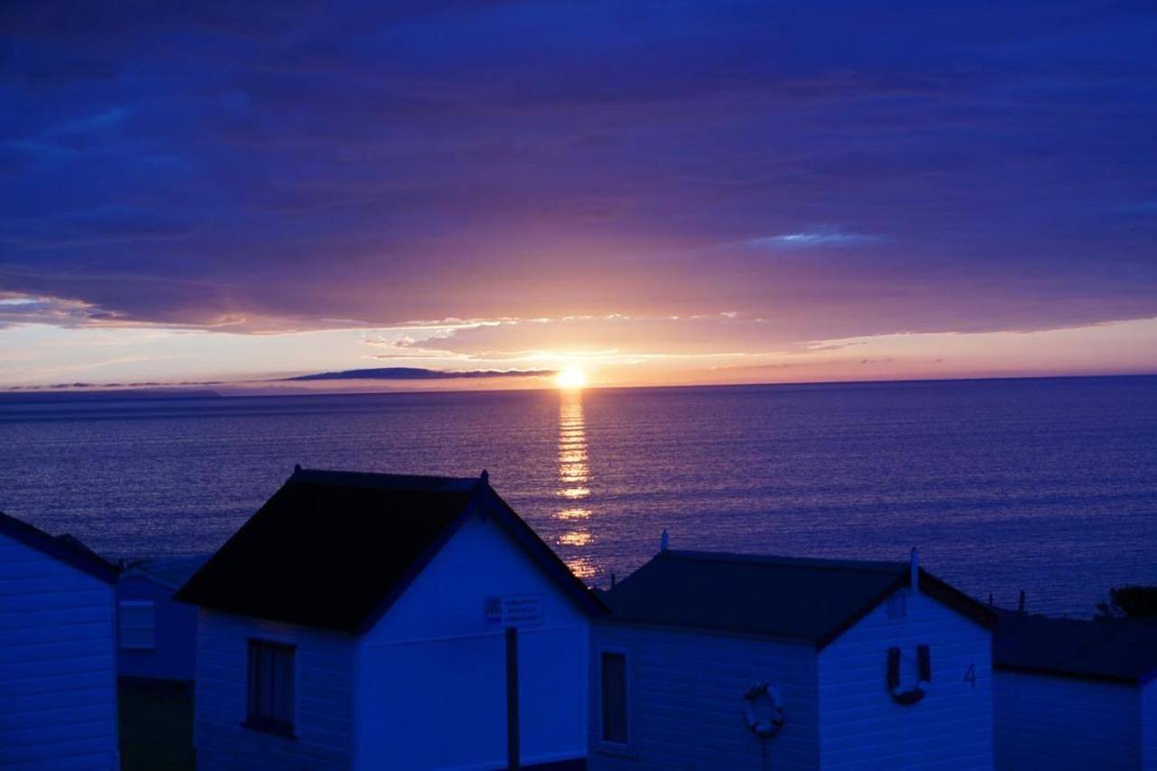 Caravan in Westward Ho, Hartland Devon Heritage Coast